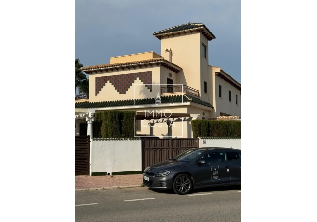 Villa / Halfvrijstaand - Herverkoop - Ciudad Quesada - Rojales