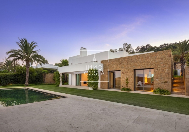 Obra nueva - Villa - Casares - Pedregales