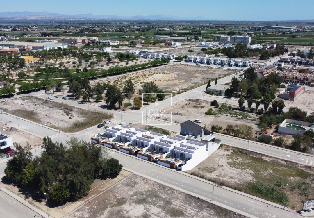 Obra nueva - Villa - Dolores - polideportivo