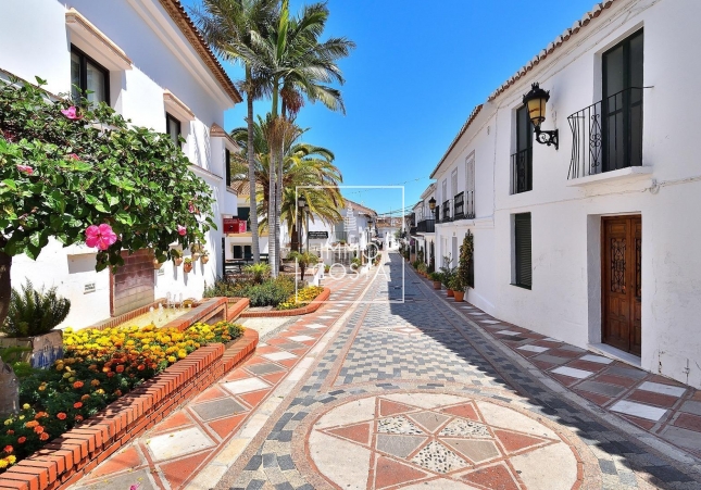 Nowy budynek - Daszek - Torremolinos