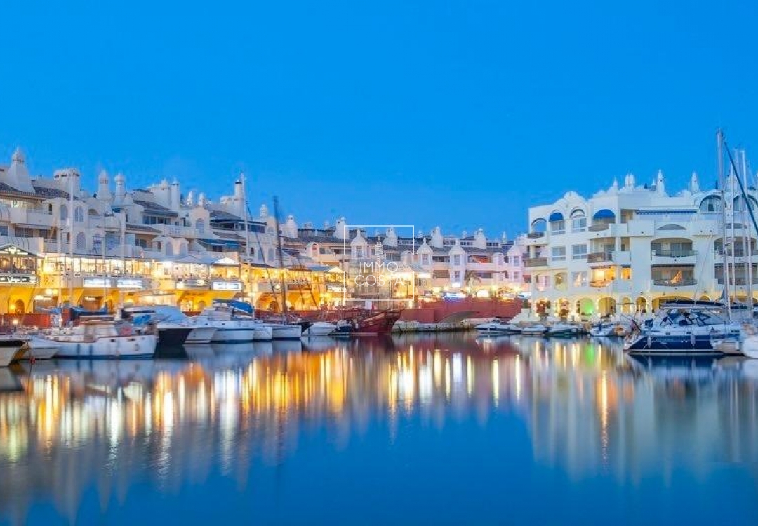 Nowy budynek - Daszek - Torremolinos