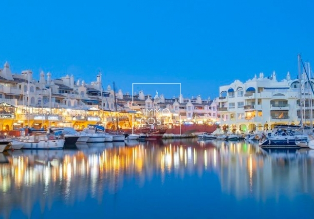 Nowy budynek - Daszek - Torremolinos