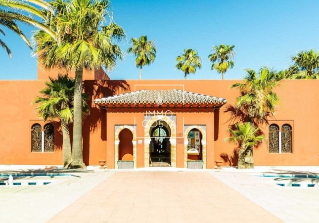 Nowy budynek - Daszek - Torremolinos