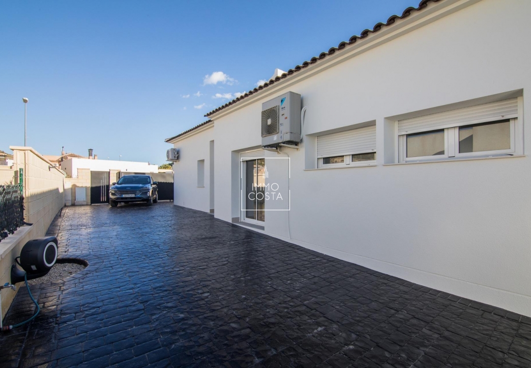 Obra nueva - Villa - Pinoso - Lel