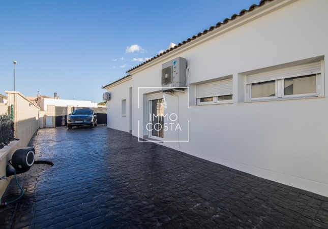 Obra nueva - Villa - Pinoso - Lel