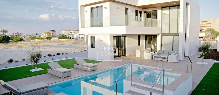 Villa - Obra nueva - Orihuela Costa - Dehesa de Campoamor