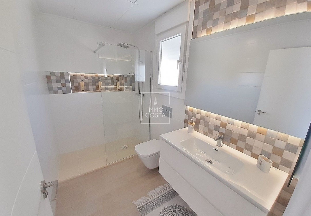 Nowy budynek - Kamienica - Avileses