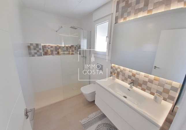 Nowy budynek - Kamienica - Avileses