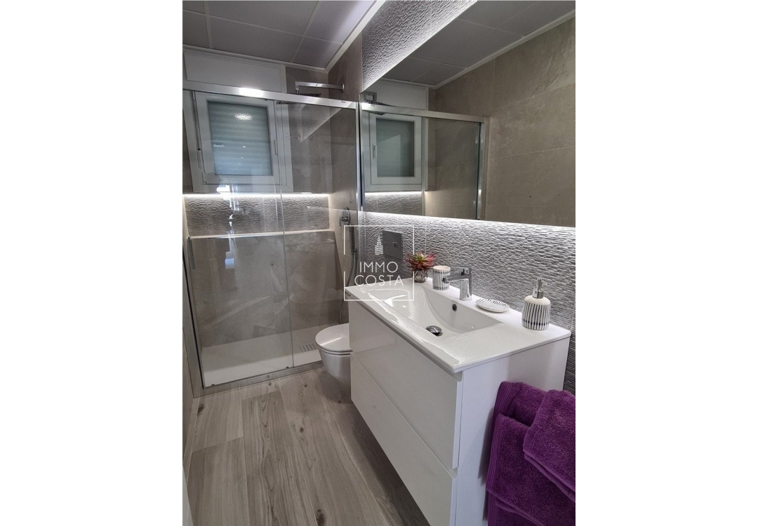 Nowy budynek - Kamienica - Avileses