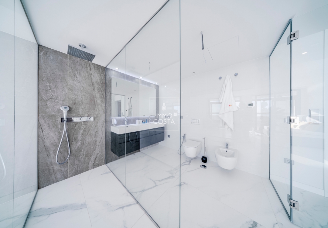 Odsprzedaż - Mieszkanie w bloku - Benidorm