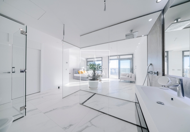 Odsprzedaż - Mieszkanie w bloku - Benidorm