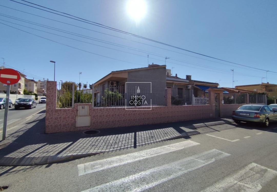 Altbau - Villa - Torrevieja - Center