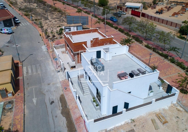 Nowy budynek - Villa - Sucina