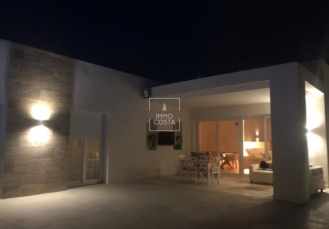 Новое здание - Villa - Pinoso