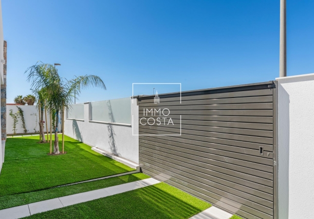 Новое здание - Villa - Los Alcazares