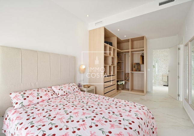 Новое здание - Villa - Polop